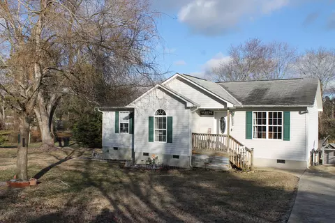 103 Walker Ln, Chickamauga, GA 30707