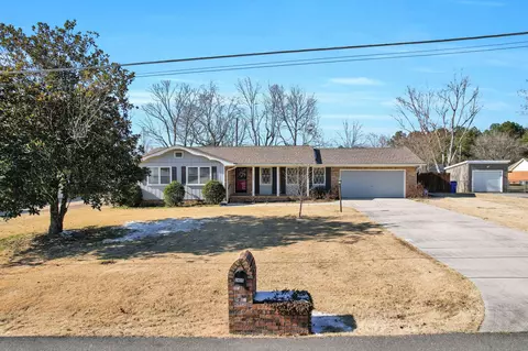 2455 NW Tam O Shanter Dr, Cleveland, TN 37312