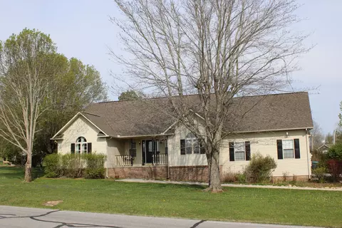 21 Russell Ln, Crossville, TN 38555