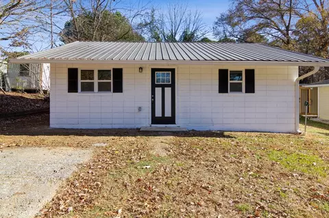 1003 Locke St, Dalton, GA 30721