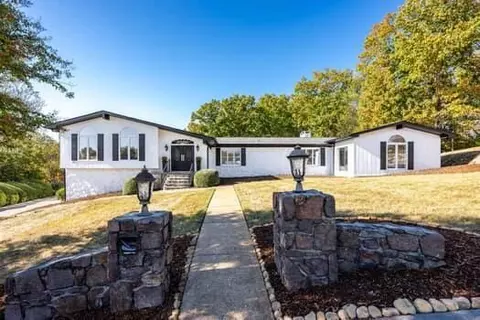 5827 N Park Rd, Hixson, TN 37343
