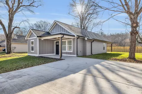 109 Shearer Dr, Rossville, GA 30741
