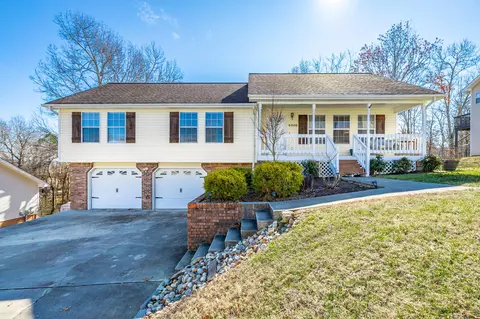 6806 Sawtooth Dr, Ooltewah, TN 37363