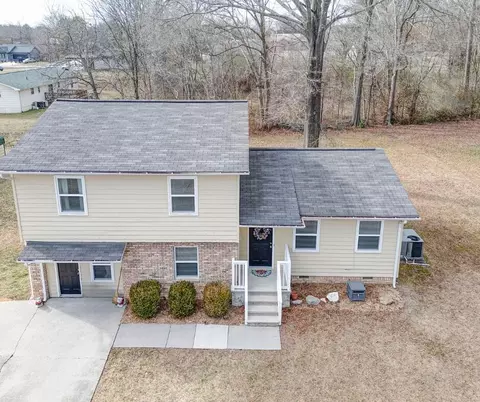 102 Broad St, Tunnel Hill, GA 30755