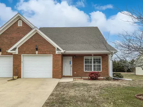 216 Briarstone Dr, Rossville, GA 30741