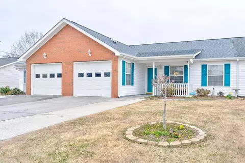 273 Flagstone Dr, Rossville, GA 30741