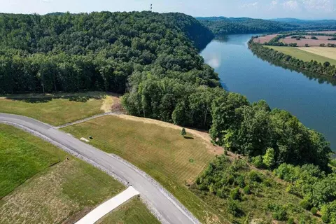 6428 Espalier Dr #79 & 80, Decatur, TN 37322