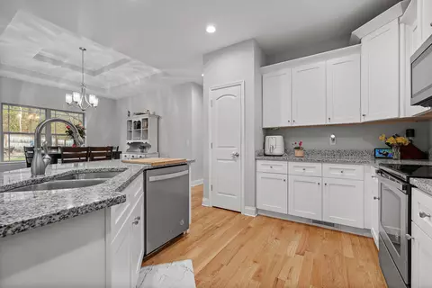 Kitchen - 792 Soaring Eagle Cir, Hixson, TN 37343 photo 4 of 5
