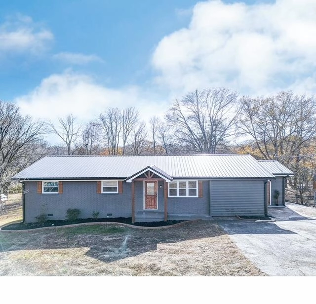 108 Hiawatha Cir  