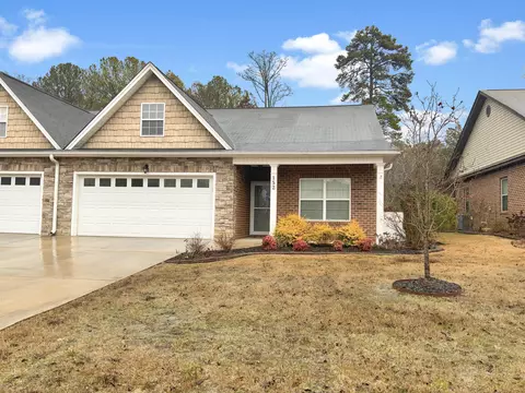 152 Tradewind Dr, Fort Oglethorpe, GA 30742