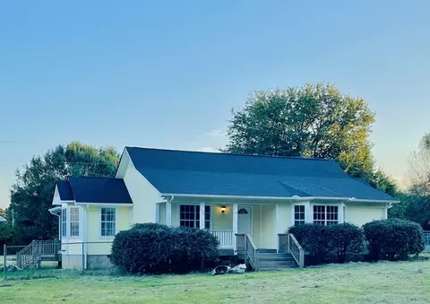 121 Will Ln, Lafayette, GA 30728