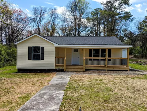 709 W James St, Rossville, GA 30741