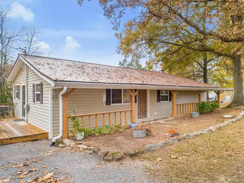 207 NW Grays Ferry Rd, Georgetown, TN 37336