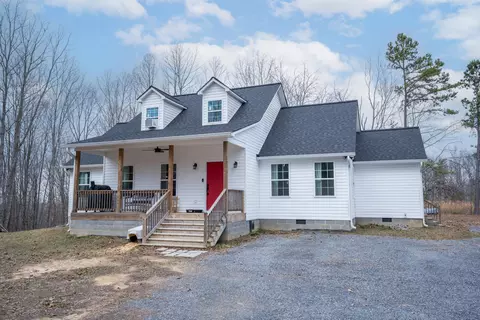 761 Pikes Dr, Trenton, GA 30752