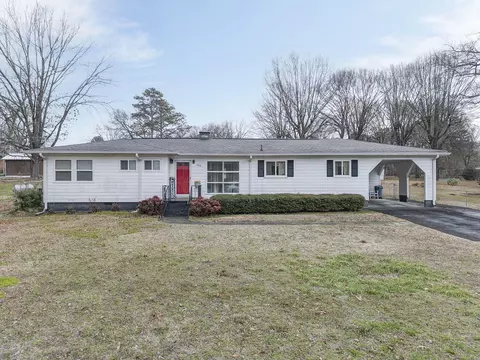 105 Hazel Dr, Dalton, GA 30721