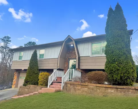 1505 N Chester Rd, Hixson, TN 37343