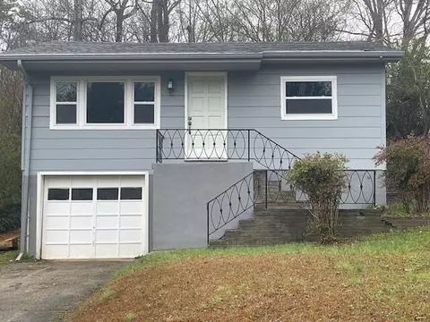 10121 College Hill Rd, Ooltewah, TN 37363