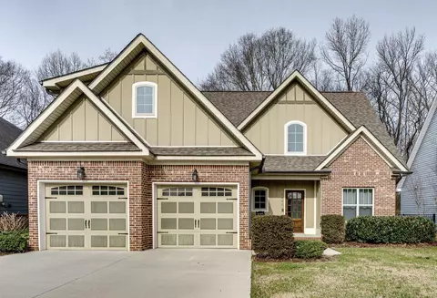 2452 Waterhaven Dr, Chattanooga, TN 37406