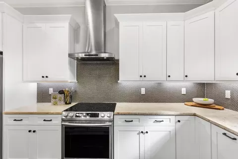 Kitchen - 4194 Barnsley Loop, Ooltewah, TN 37363 photo 5 of 8