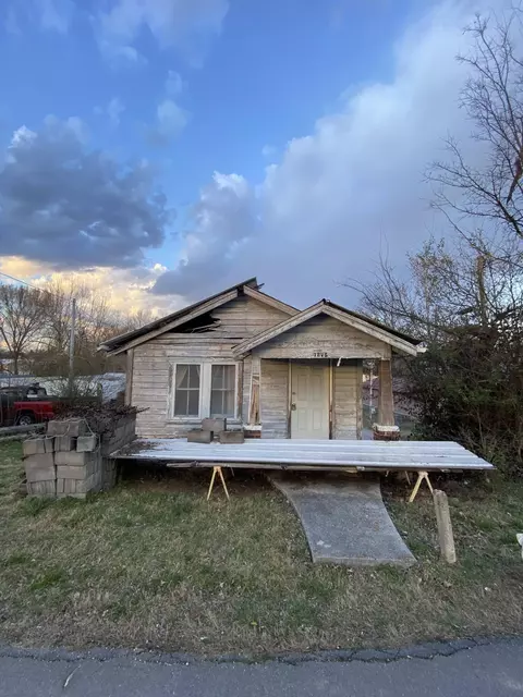 1275 NE 6th St, Cleveland, TN 37311