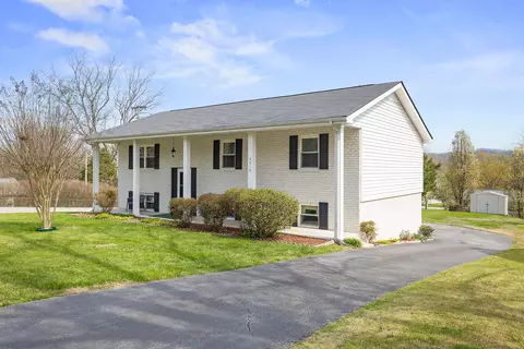 6910 Creeklands Ln, Hixson, TN 37343