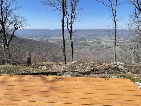 001 Porch Rock Rd, Pikeville, TN 37367