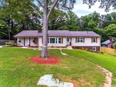 5090 Maryland Dr, Acworth, GA 30101