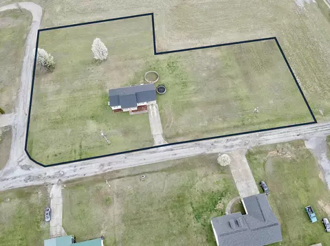 76 Patsy Lee Dr, Stevenson, AL 35772 photo 2