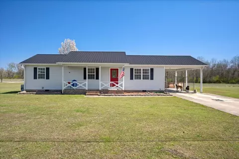 76 Patsy Lee Dr, Stevenson, AL 35772
