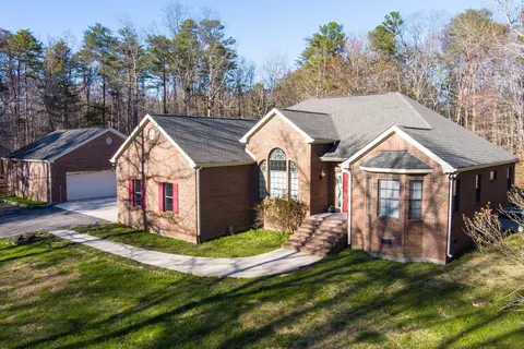 8126 Hixson Springs Rd, Signal Mountain, TN 37377