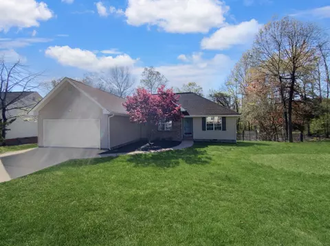 5960 White Tail Dr, Ooltewah, TN 37363
