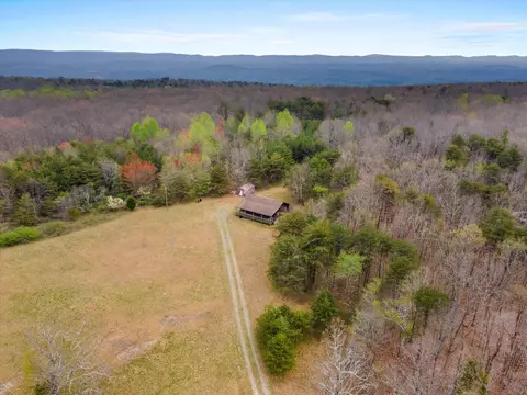 115 Hidden Brow Rd, Menlo, GA 30731