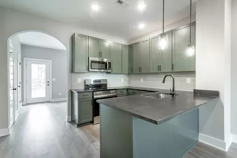 Kitchen - 2425 E 17th St, Chattanooga, TN 37404 photo 1 of 4
