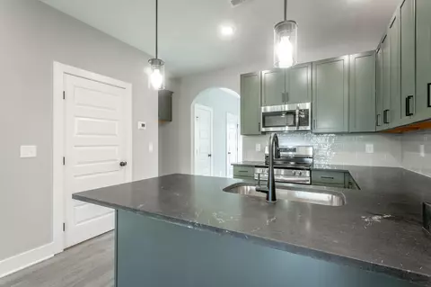 Kitchen - 2425 E 17th St, Chattanooga, TN 37404 photo 2 of 4