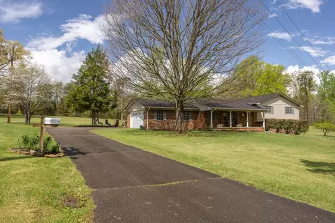 740 Topside Dr, Etowah, TN 37331