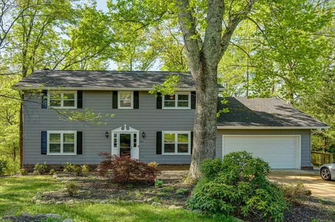 6726 Moss Lake Dr, Hixson, TN 37343