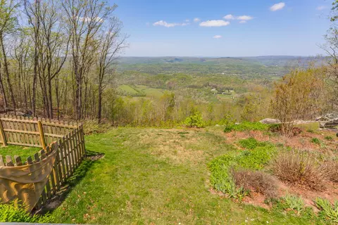 237 Brow Lake Rd, Lookout Mountain, GA 30750