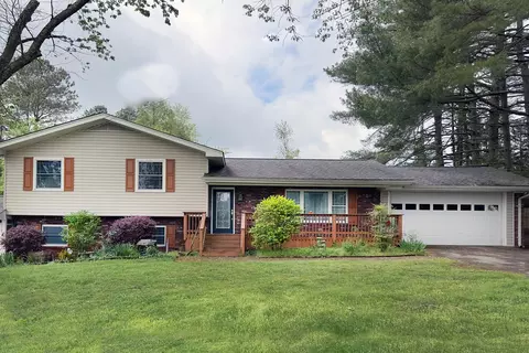 5613 Edgmon Rd, Ooltewah, TN 37363