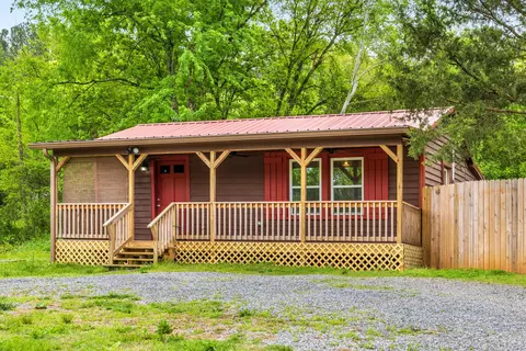 234 NW Worth St, Charleston, TN 37310