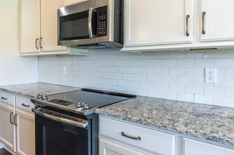 Kitchen - 8294 River Birch Loop, Ooltewah, TN 37363 photo 2 of 3