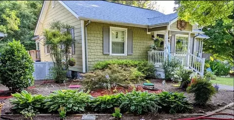 437 Mount View Dr, Tunnel Hill, GA 30755