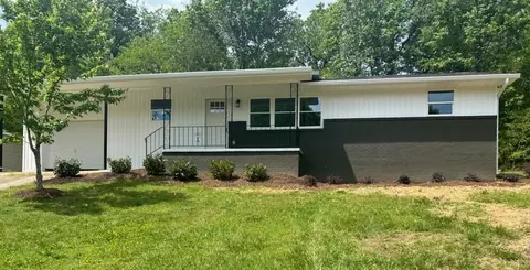 1371 Polaris Dr, Hixson, TN 37343
