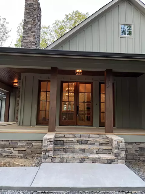21 Spring Dr, Signal Mountain, TN 37377