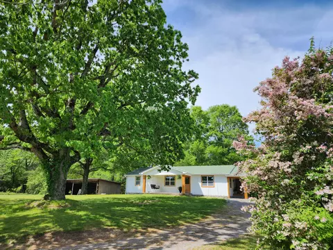 329 Gray Rd, Mentone, AL 35984