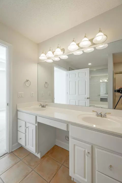 Bath - 6736 Willow Brook Dr, Chattanooga, TN 37421 photo 1 of 7