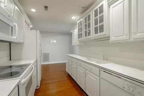 Kitchen - 6736 Willow Brook Dr, Chattanooga, TN 37421 photo 5 of 6