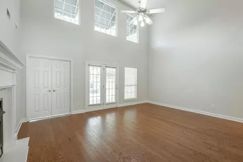 Living - 6736 Willow Brook Dr, Chattanooga, TN 37421 photo 2 of 6