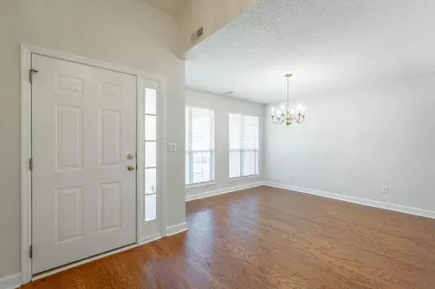 Entry Way - 6736 Willow Brook Dr, Chattanooga, TN 37421 photo 6 of 9