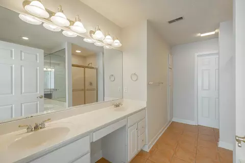 Bath - 6736 Willow Brook Dr, Chattanooga, TN 37421 photo 3 of 7