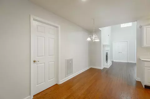 Entry Way - 6736 Willow Brook Dr, Chattanooga, TN 37421 photo 8 of 9